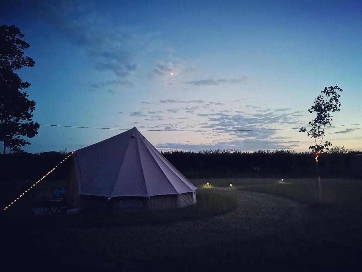 Ashcroft Glamping Hotel Dereham Exterior photo