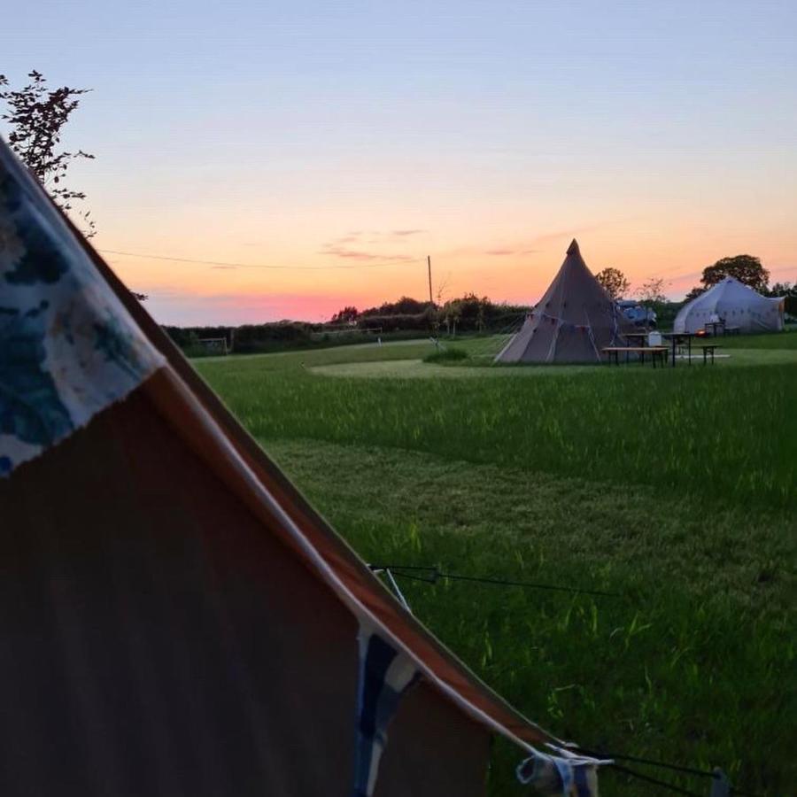 Ashcroft Glamping Hotel Dereham Exterior photo